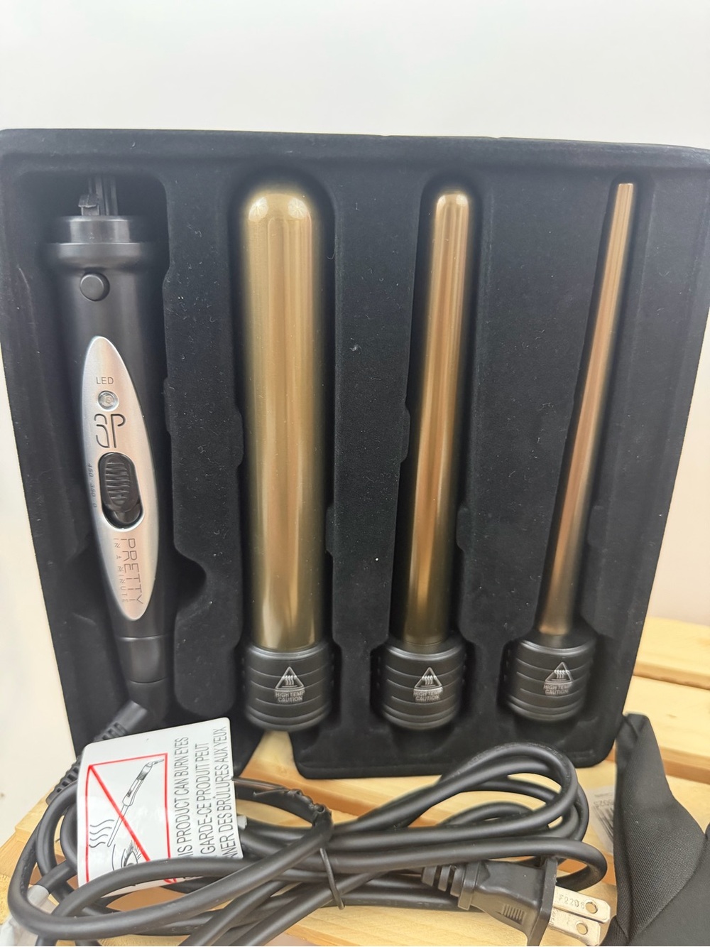 Pretty in a Minute 3-in-1 Wand Curler Set – Titanium & Ceramic – Complete Set - Picture 3 of 6